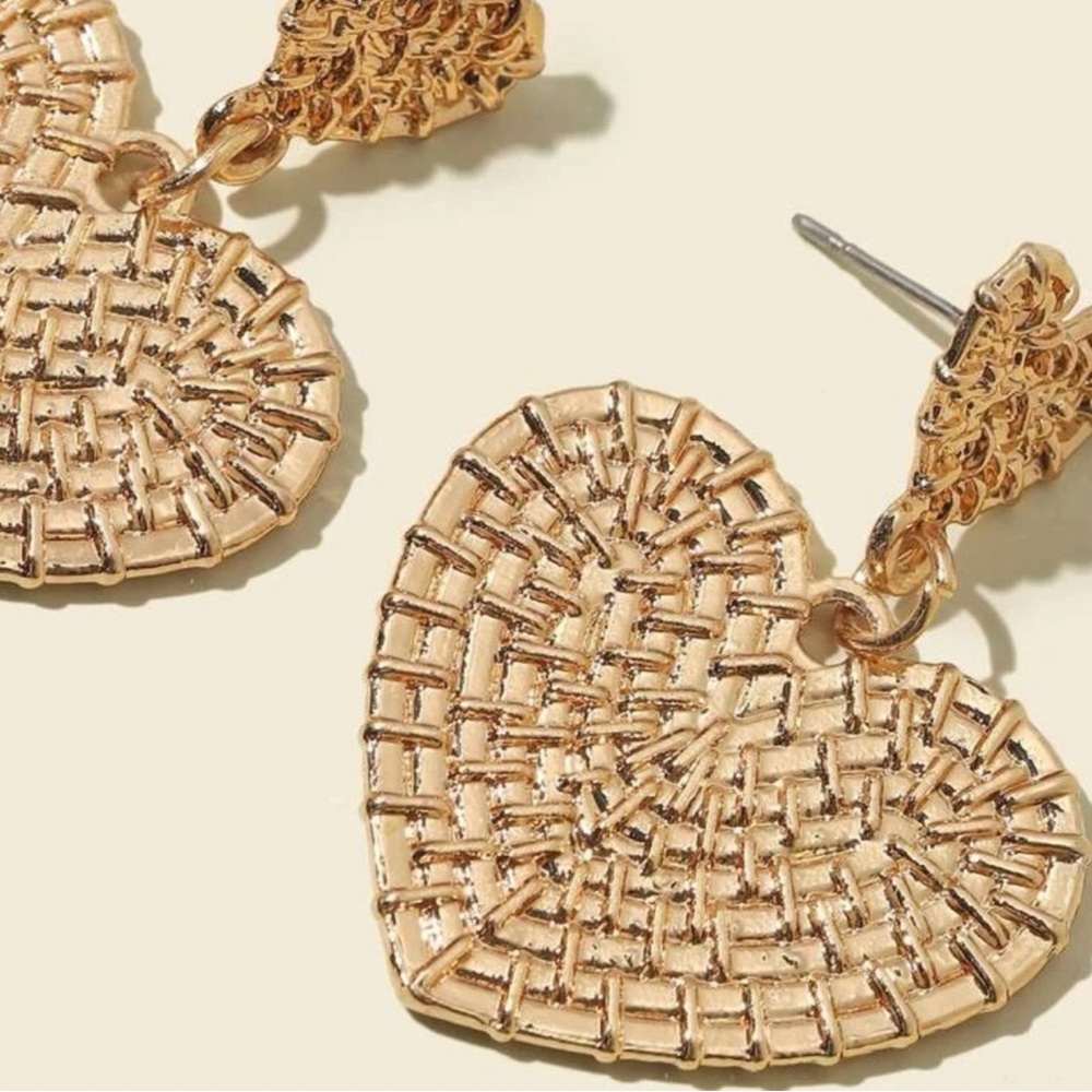 Anthropologie Textured heart earrings 1.5” drop - Picture 2 of 6